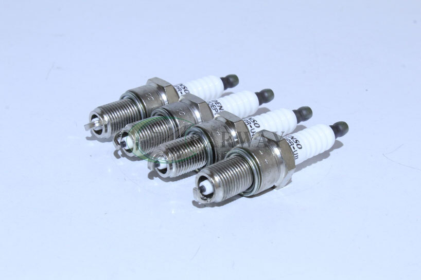 Свічка запалювання ВАЗ 2108-15 инжектор (8 кл.) D-13 2111-3707000 Denso