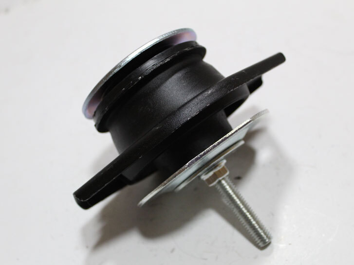 Подушка двигуна ВАЗ 2110-12 права 2110-1001242 CARWAY
