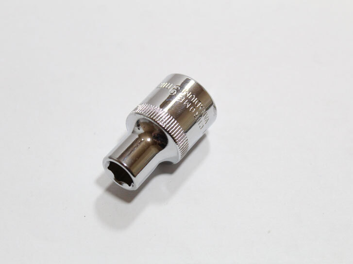 Головка 1/2" 6-гран 9 мм "Intertool"