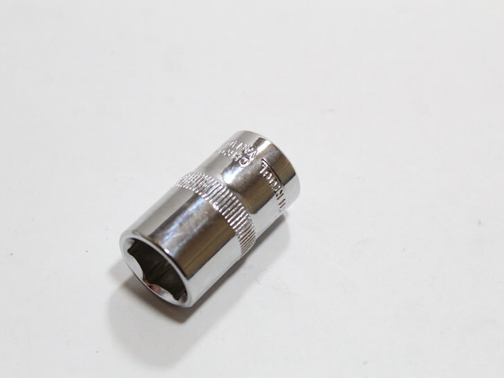Головка 1/2" 6-грана 15 мм "Intertool"