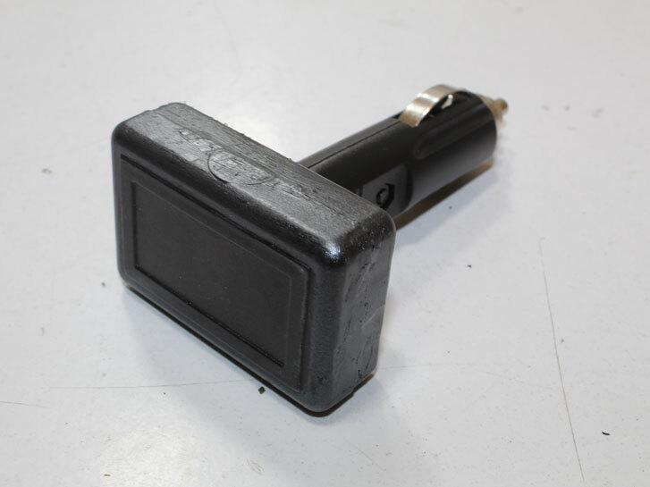 Вольтметр цифровий в прикурювач 12-24 V (3 знаки) 0.56 напівпрозорий