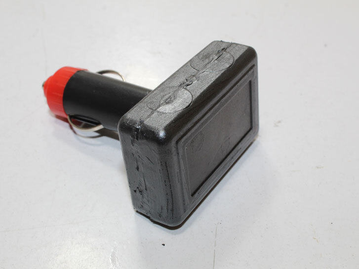 Вольтметр цифровий в прикурювач 12-24 V (3 знаки) (без запобіжника) 0.56Д напівпрозорий