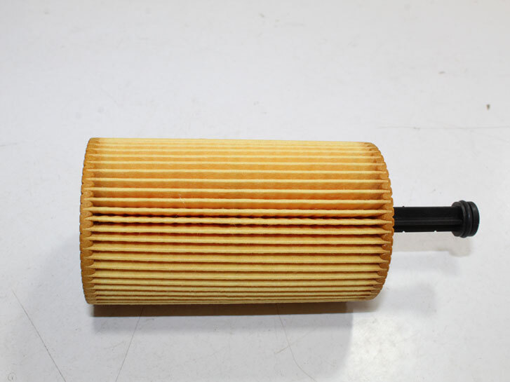 Фільтр масляний Citroen Berlingo, C2, C3 I, C5 III, C-Crosser, Saxo, Xsara, Peugeot 106, 206, 306, 307, Partner 1.1-2.2D, 93- (Mann type)