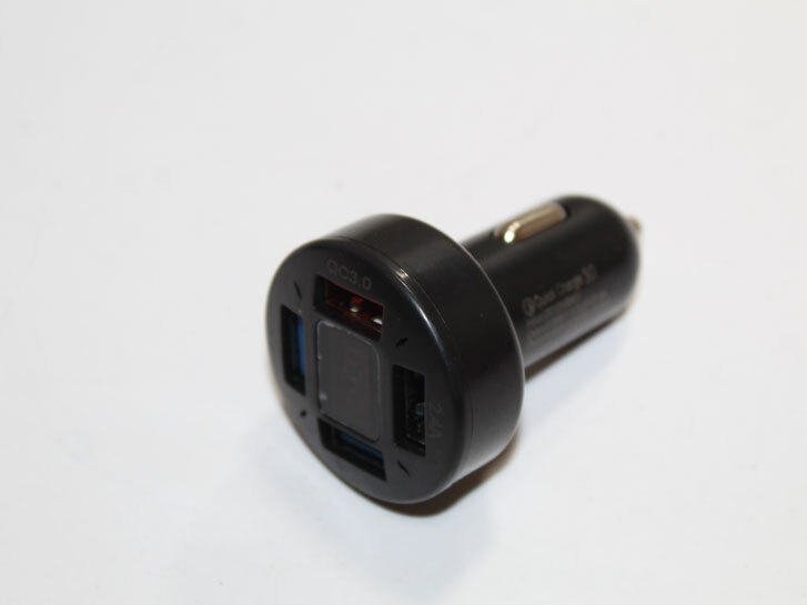 Вольтметр цифр. в прикурювач 12-24 V 0.28 4 порти USB (3 x2,4A +1 QC 3.0)