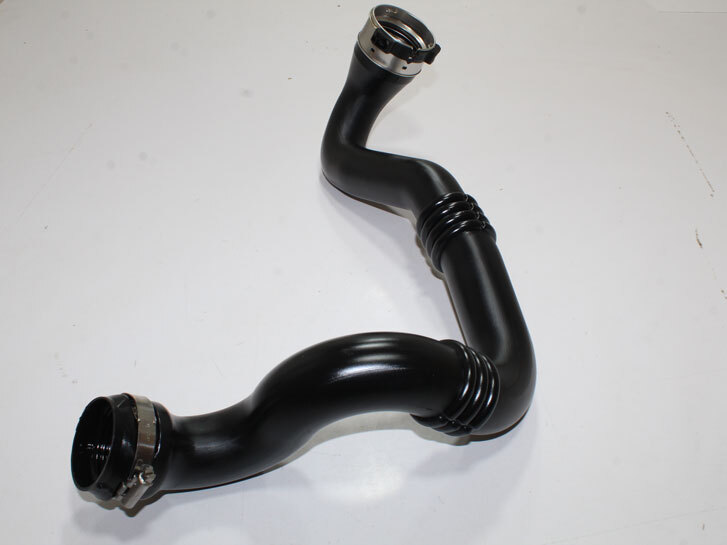Патрубок інтеркулера Renault Master III/Opel Movano B 2.3dCi 10- 8200753502 SHIKOO