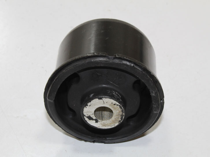 Сайлентблок балки задньої Ford Fiesta IV 1.0-1.6 08- 8V515K653BA SHIKOO
