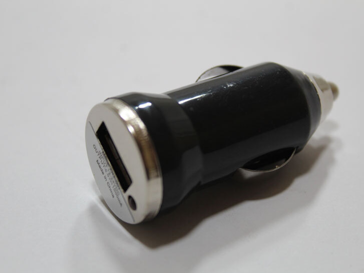 Штекер в прикурювач з USB для IPhone 1А блістер "яблоко"