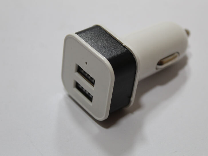 Штекер в прикурювач з USB 1А-2,1А блістер