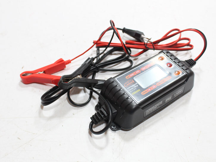 Зарядний пристрій імпульсний 6V/12V,1-4А, 1,2-120АЧ, IP65 (WET/AGM/GEL