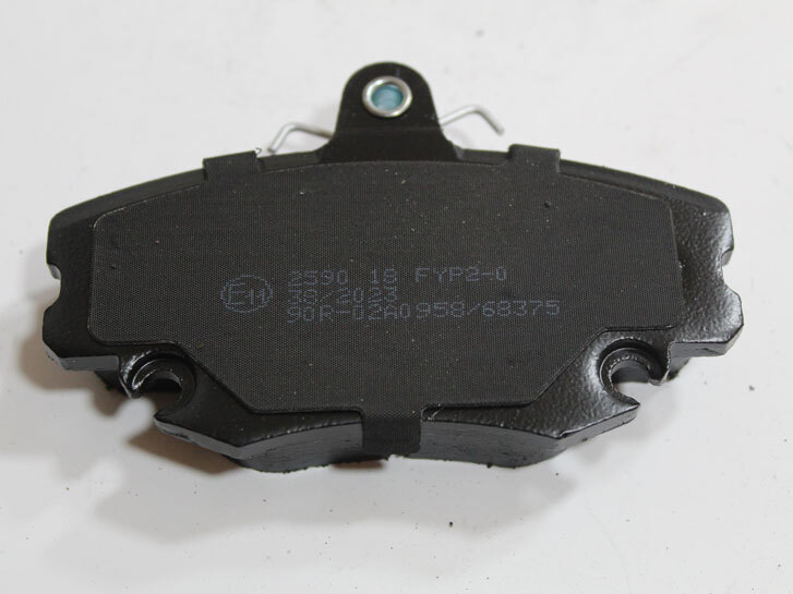 Колодки передні гальмівні DACIA LOGAN (LS_) 1.4 2004.08-, LADA LARGUS RENAULT CLIO I/II, MEGANE BP2590 BREMSI