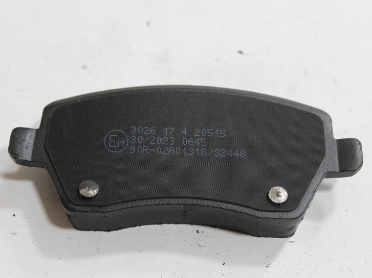 Колодки передні гальмівні RENAULT CLIO III MODUS KANGOO II DUSTER SANDERO CAPTUR BP3026 BREMSI