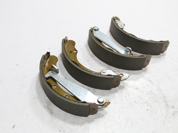 Колодки задні гальмівні VW GOLF II/ GOLF III/POLO III, AUDI A2/B3, GEELY MR , SKODA FABIA I/FABIA II/FABIA III GF0556 BREMSI
