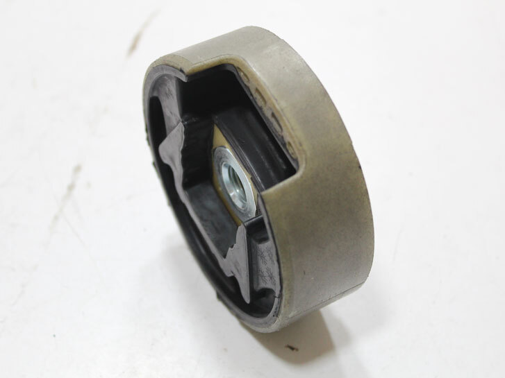 Подушка двигуна (верхня) VW Caddy 03-1K0199868SHIKOO