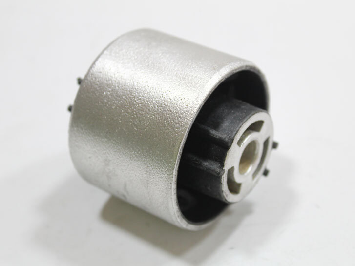 Сайлентблок важеля (заднього) Audi A3/Q3/Skoda Octavia/SuperB/VW Golf/Passat/Touran 03-1K0505541DSHIKOO