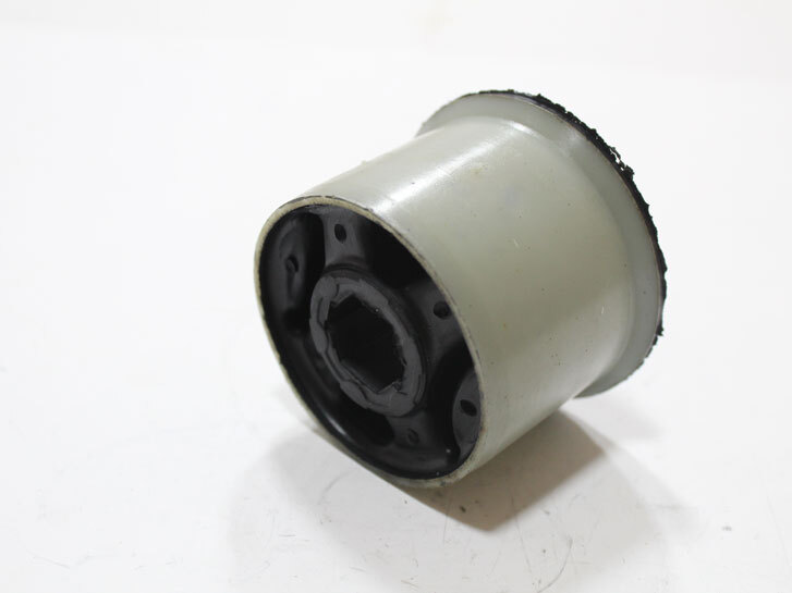 Сайлентблок важеля (переднього/ззаду) VW Caddy 03-1K0407183ESHIKOO