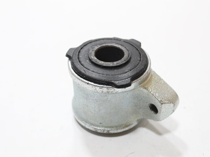 Сайлентблок переднього важеля OPEL MOVANO A 1998-2010, RENAULT MASTER II 1997-2013, 7700302115SHIKOO