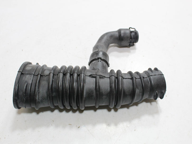 Вставка патрубка повітряного FORD FOCUS 2003-2008 (1.6TDCI/ZETEC)3M519A673MGSHIKOO