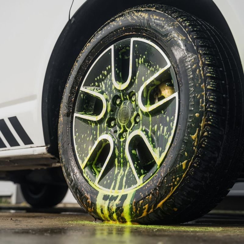 Очисник колісних дисків та ковпаків 700мл Neorim Wheel & Tire Cleaner